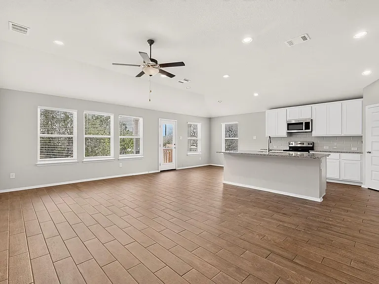 3704 Allegiance Ave — Photo 6