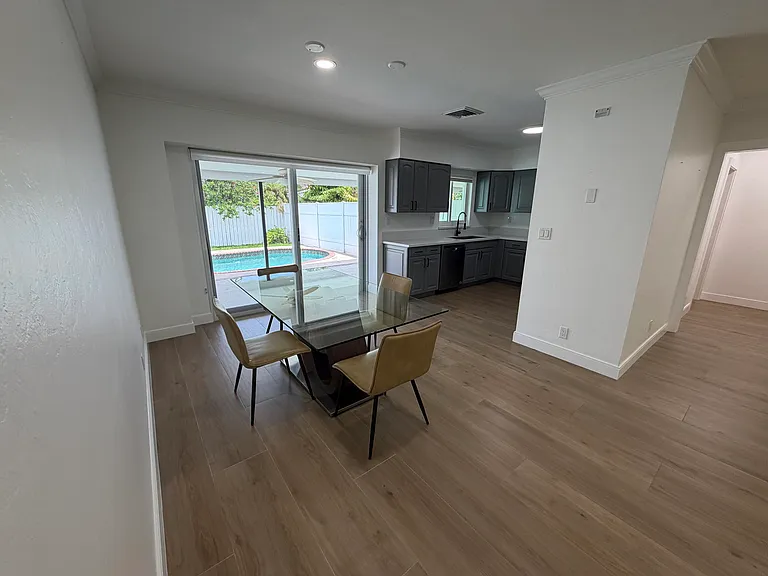 498 W Conference Dr #N — Photo 10