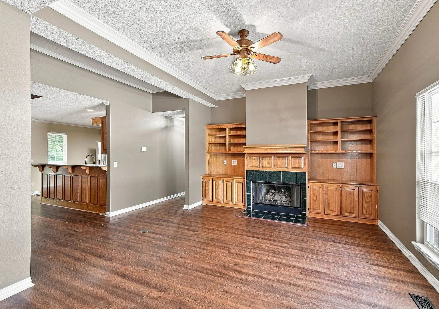 Spacious 4Bedroom Home with Stunning Backyard Views & Multiple Decks — Photo 2