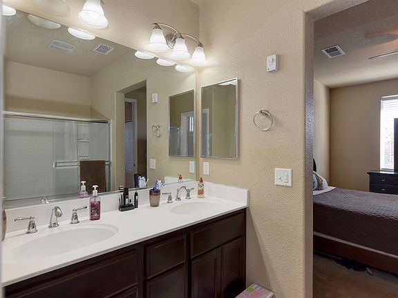 4th image of 7505 Georgica Way