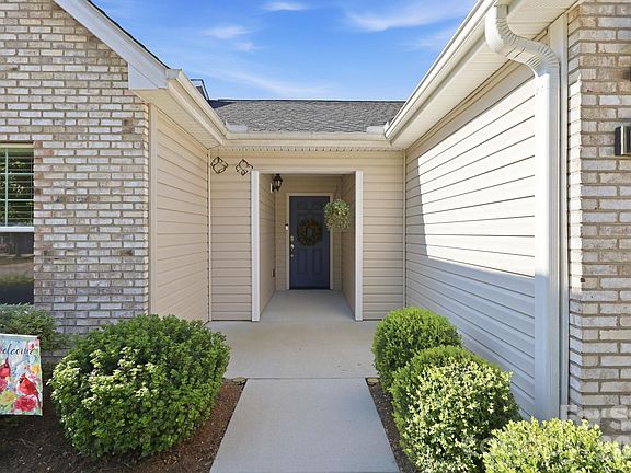 3rd image of 72 Sunny Meadows Blvd