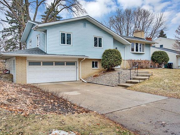 2nd image of 1441 Eldridge Ave W