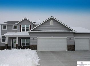 3323 N 210th St, Elkhorn, NE 68022