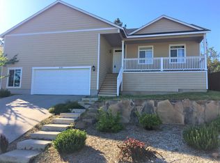 5139 Cherry Blossom Ln, Klamath Falls, OR 97601