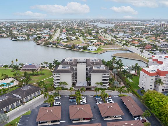 3rd image of 693 Seaview Ct APT 209