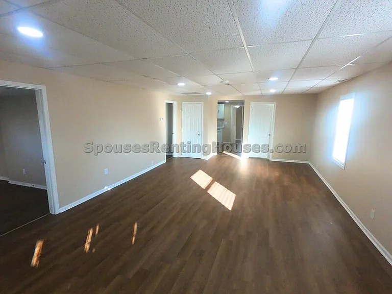 909 S Lebanon St — Photo 2