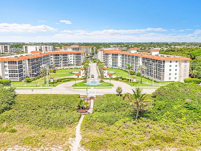 2871 N Ocean Blvd #M338 — Photo 42