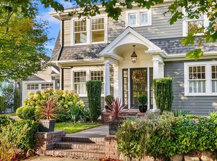 1722 N 46th St, Seattle, WA 98103