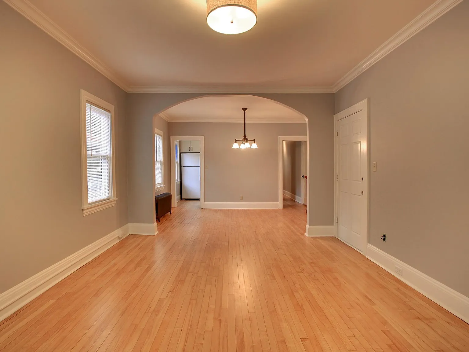 2 bed, 1000 sqft, $1,895 — Photo 2