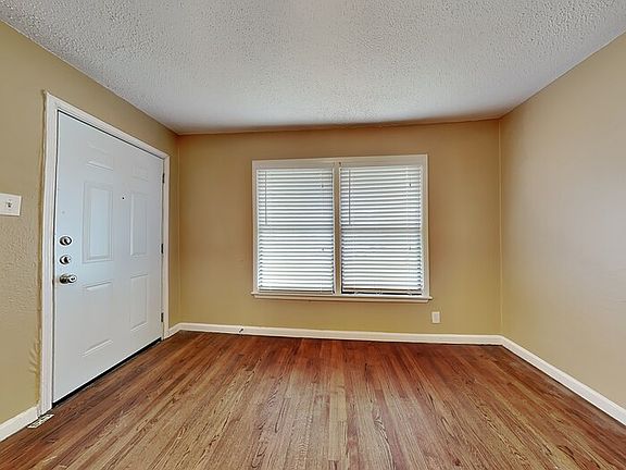 4th image of 1526 Andrew St