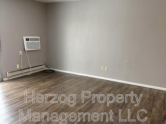 3rd image of 809 E Cavour Ave #6