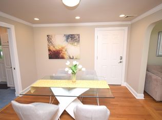 360 Woodland Rd #1, Chestnut Hill, MA 02467