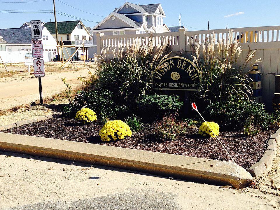 1st image of 24 N Beach Dr