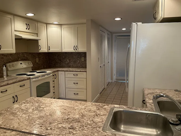 1 Lake Hollingsworth Dr #2 — Photo 5