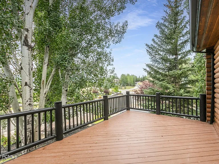 8766 N Daybreaker Dr — Photo 24