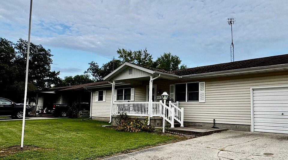 1st image of 403 Cora St