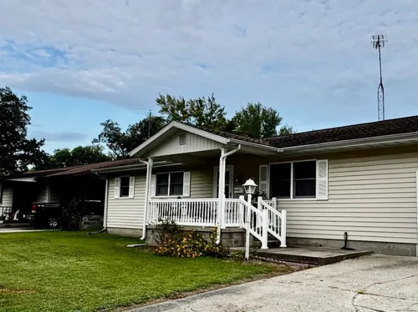 403 Cora St, Carmi, IL 62821