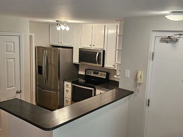 3827 Picasso Ct, Charlotte, NC 28205