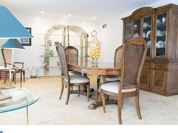 4th image of 8640 Githens Ave
