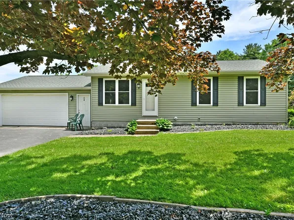 754 Warner Rd NE, Brookfield, OH 44403
