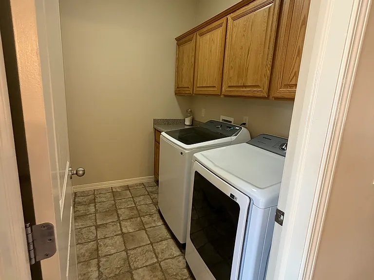 1460 N 400 W — Photo 25