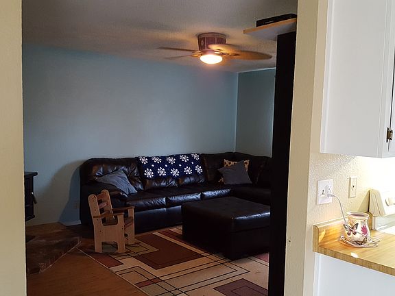 4th image of 212 Glacier Pl