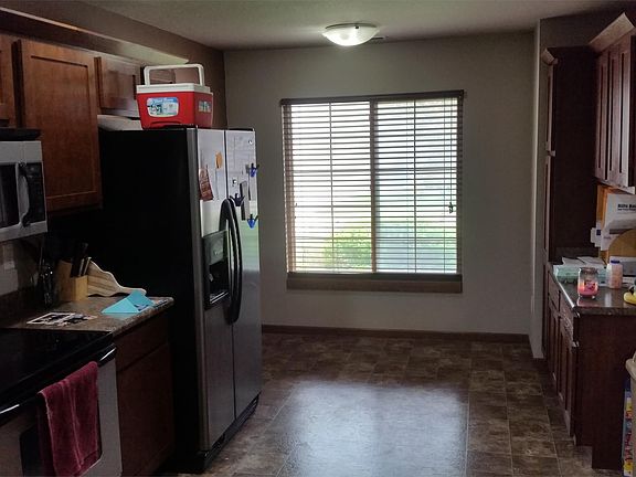 3rd image of 256 Woodfield Dr #1