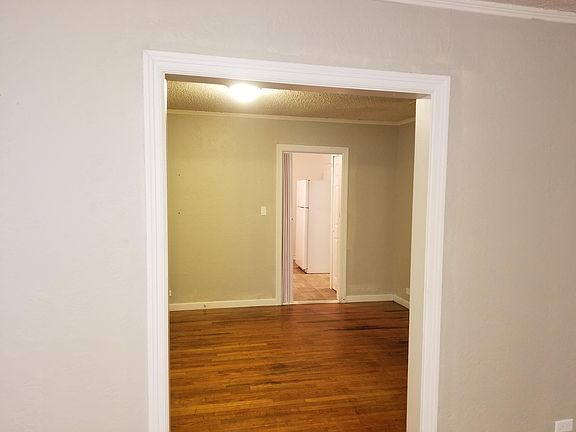 3rd image of 908 S Donnybrook Ave #1