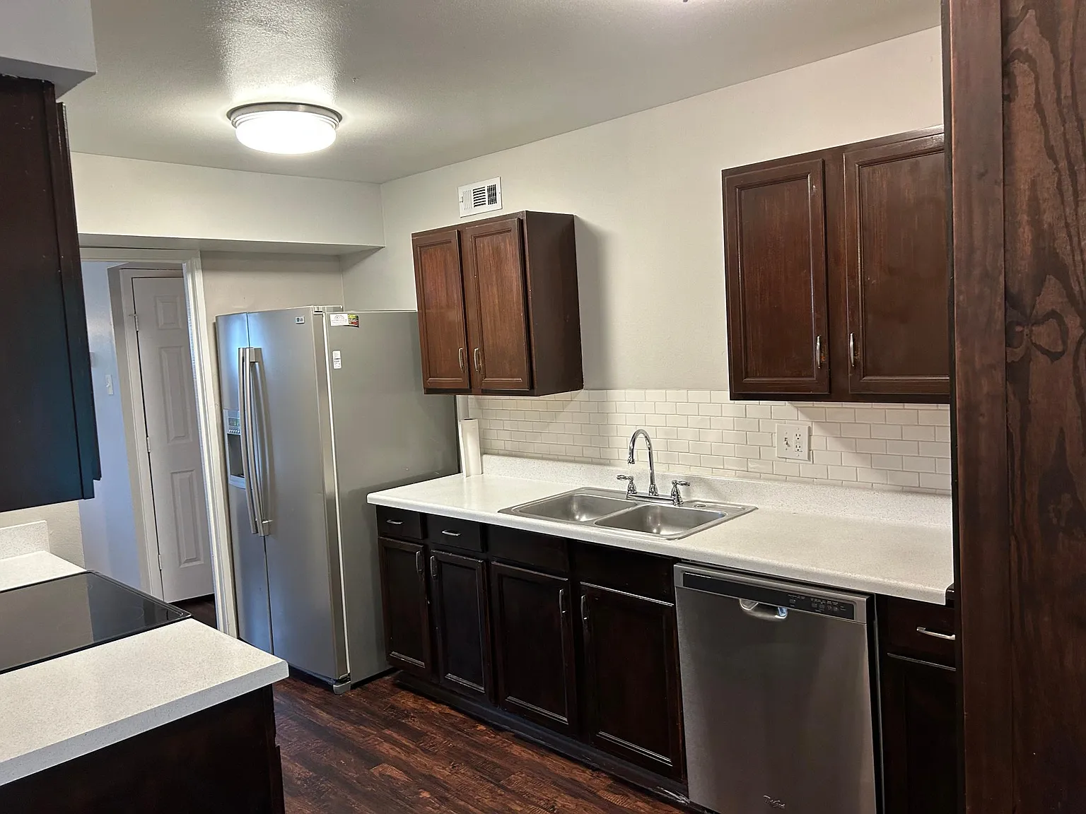 3 bed, 1.5 bath, 1379 sqft, $2,100 — Photo 3