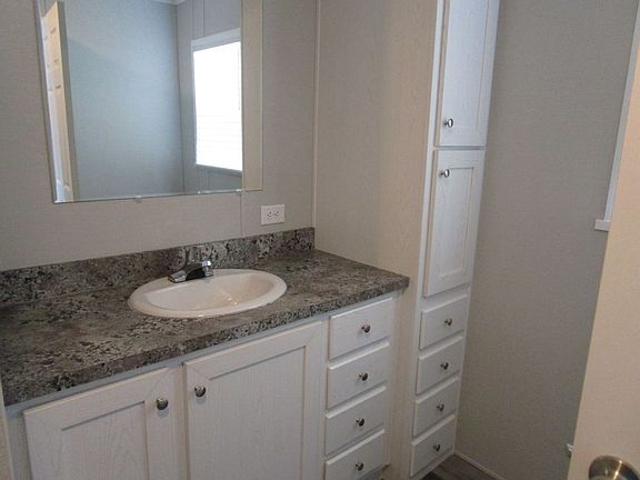 3rd image of 2200 Harper St #B01