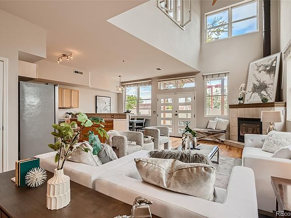 2nd image of 225 N Lincoln Street #6
