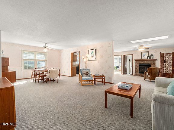 4th image of 175 Cedar Lane