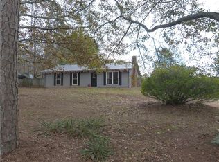 2140 Pete Dickens Rd, Bogart, GA 30622