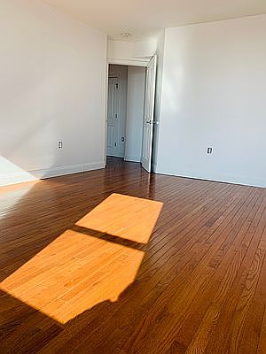 3rd image of 346 E 29th St APT 3A