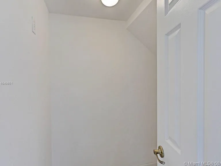 3211 Scarletta Dr — Photo 22