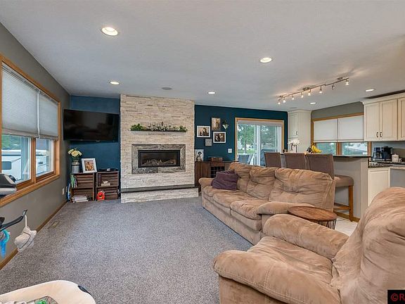 2nd image of 116 N Belmont Dr