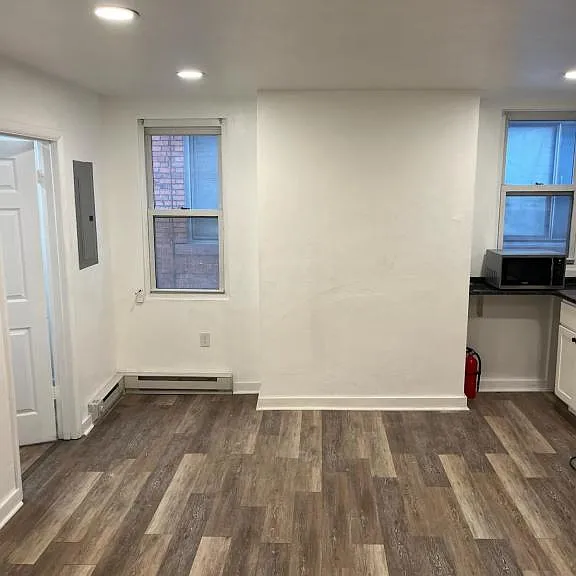 32 Bridge St #4 — Photo 3
