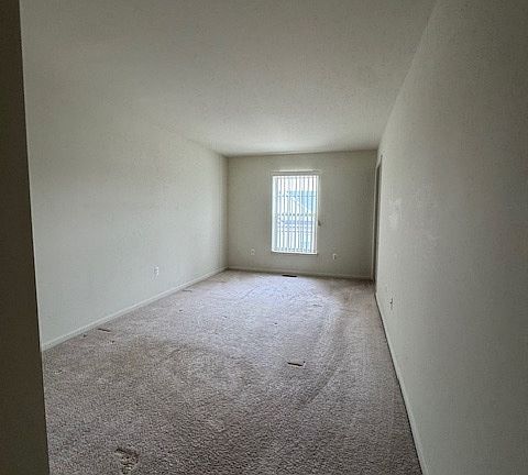 4th image of 8471 Towne Center Cir N Building 7-95-95