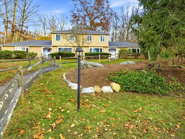 20 Comstock Avenue APT 3D, Essex, CT 06442