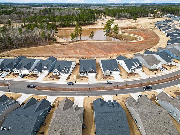 4th image of 225 Falls Village Dr