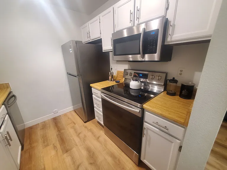 1425 Bacchus Dr #B13 — Photo 10