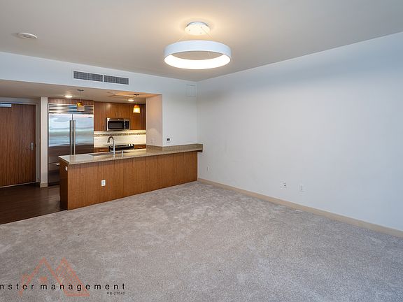 4th image of 555 South St #111