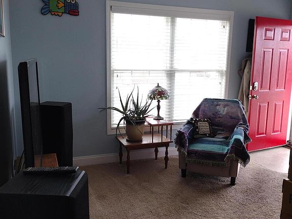 5th image of 610 Craven Street