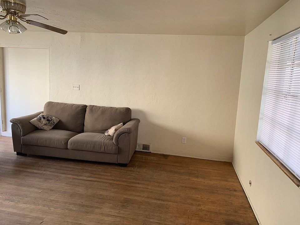 2nd image of 1116 Grove Ave #2