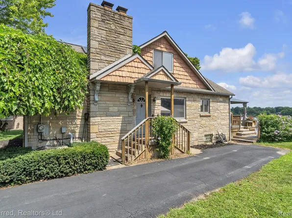 13157 Ormond Dr, Van Buren Township, MI 48111