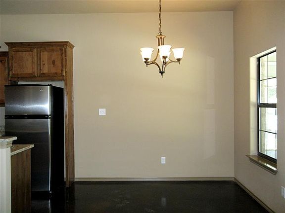 5th image of 663 W Tarleton St Unit 101