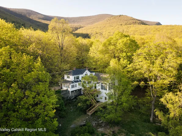 15 Silver Wings Lane, Woodstock, NY 12498