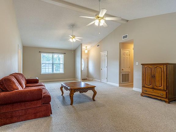 4th image of 131 Edinborough Dr