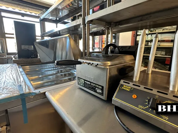 846 Stanley Avenue image 21 of 27