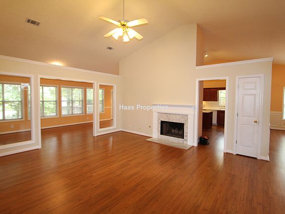 2nd image of 150 Saddle Bridge Dr